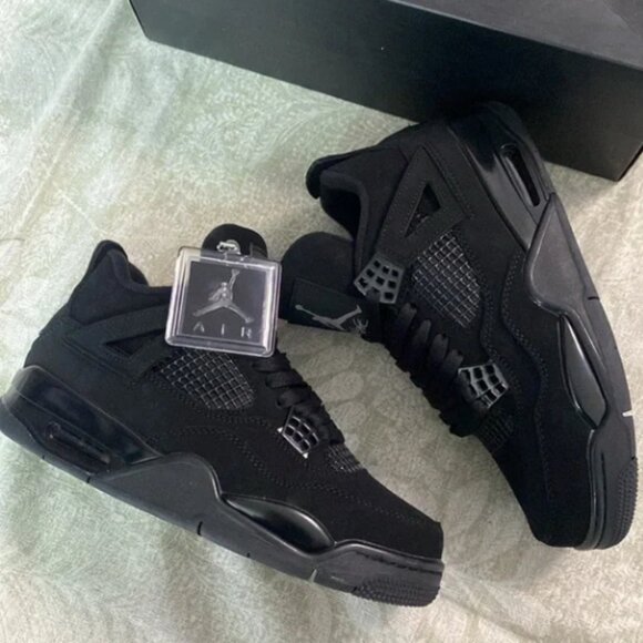 Air Jordan 4 Retro 'Black Cat' Sneakers